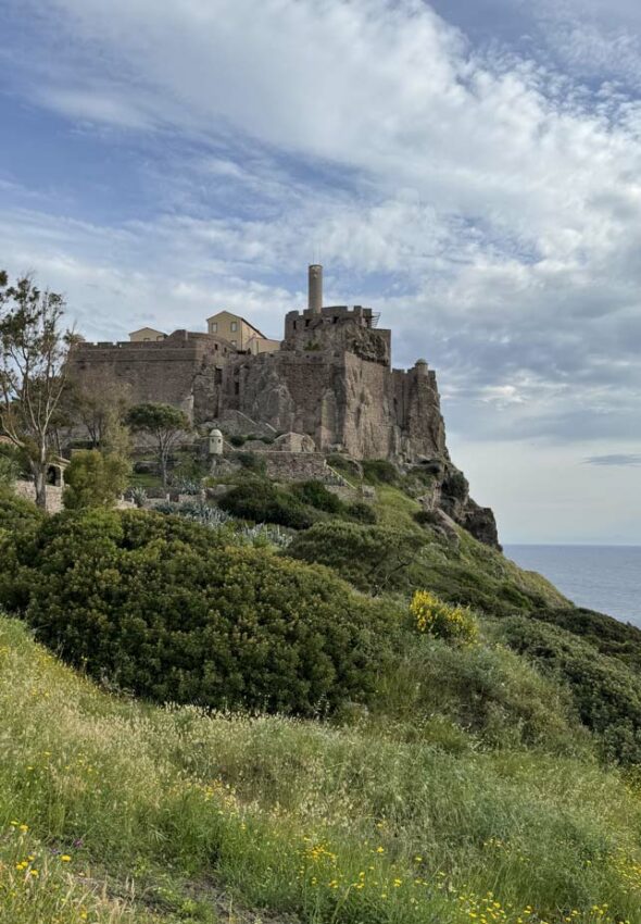Trekking-organizato-di-gruppo-Isola-Capraia-Toscana-Ottobre-2026-6