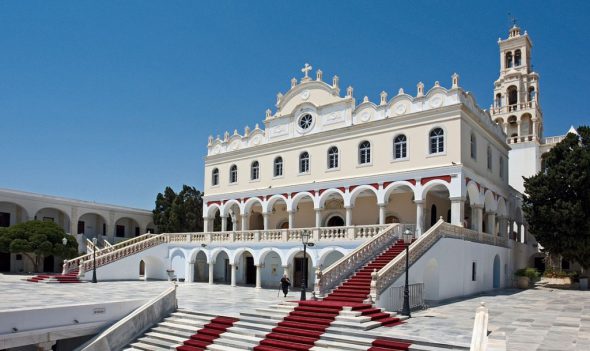 isola-di-Tinos-nelle-Cicladi-Panagia-evangelistria-1024x609
